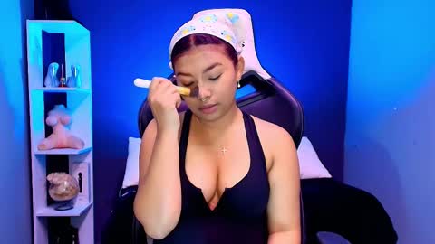 Snapshot of hot_chocolate_4u chatting on September 25, 12:23 pm hot chocolate 4u online show from September 25, 12:23 pm