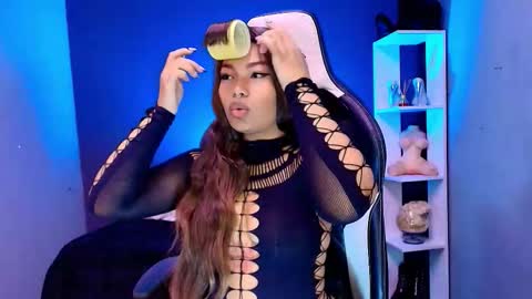 Snapshot of hot_chocolate_4u chatting on October 2, 1:32 pm hot chocolate 4u online show from October 2, 1:32 pm