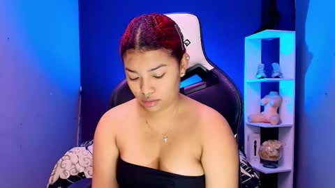 Snapshot of hot_chocolate_4u chatting on September 15, 12:06 pm hot chocolate 4u online show from September 15, 12:06 pm