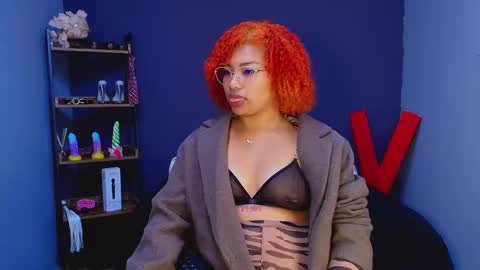 Snapshot of hot_chocolate_4u chatting on February 17, 8:38 pm hot chocolate 4u online show from February 17, 8:38 pm