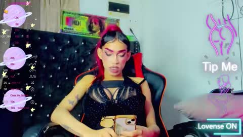 Snapshot of hot_destinyk chatting on October 12, 9:57 am destinyk online show from October 12, 9:57 am