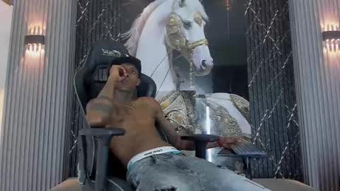 hot_golden_black online show from September 18, 1:09 am