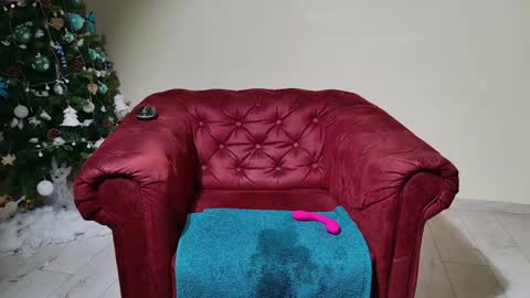 Snapshot of hot_hayde chatting on January 7, 12:24 am Aly online show from January 7, 12:24 am