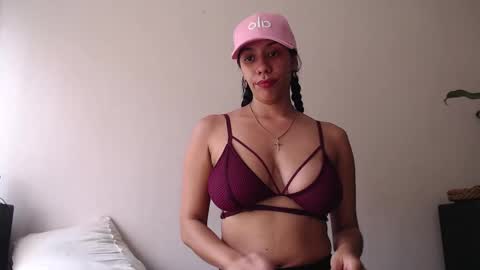 Snapshot of hot_marriage2 chatting on March 1, 6:11 pm Hot Latin Marriage online show from March 1, 6:11 pm