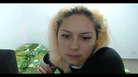 Snapshot of hot_mommymia chatting on January 31, 11:56 pm Mia online show from January 31, 11:56 pm