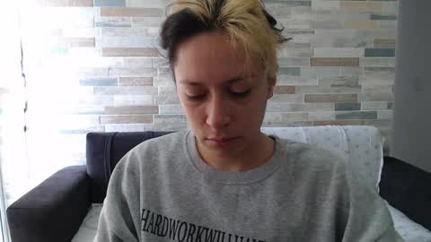 Snapshot of hot_mommymia chatting on September 26, 3:31 pm Mia online show from September 26, 3:31 pm