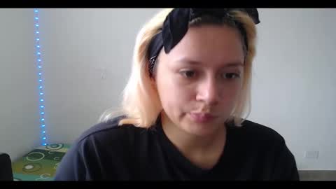 Snapshot of hot_mommymia chatting on February 3, 3:59 pm Mia online show from February 3, 3:59 pm