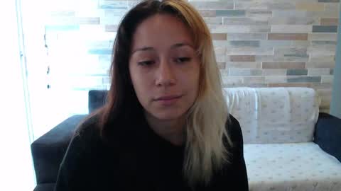 Snapshot of hot_mommymia chatting on October 8, 1:39 pm Mia online show from October 8, 1:39 pm