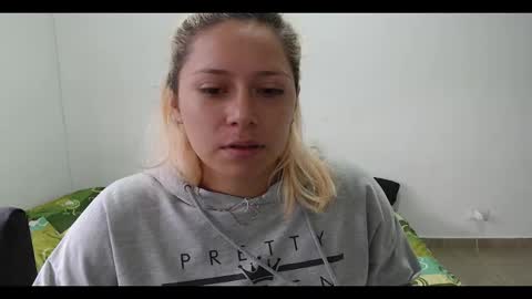 Snapshot of hot_mommymia chatting on February 13, 1:05 pm Mia online show from February 13, 1:05 pm