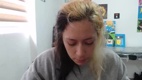 Snapshot of hot_mommymia chatting on September 16, 1:24 pm Mia online show from September 16, 1:24 pm