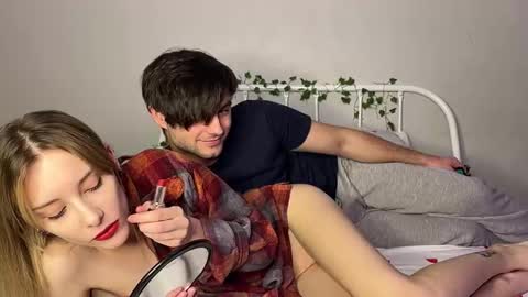 Sara and Sam online show from February 25, 9:07 pm