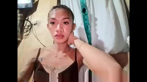 hot_petit69 online show from January 18, 3:32 pm