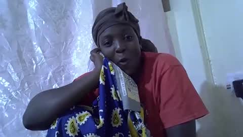 RAYLAH online show from February 6, 7:27 pm