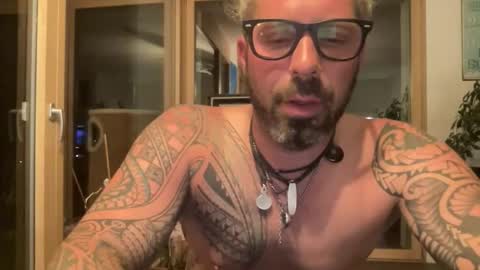 letmedoo2 online show from September 18, 7:40 pm