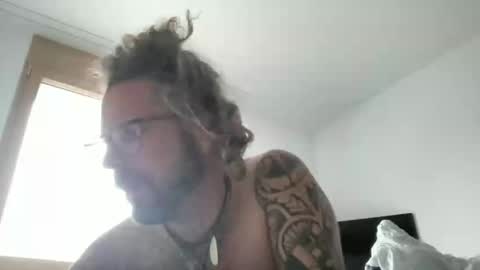 letmedoo2 online show from February 4, 7:12 am