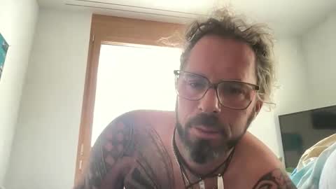 letmedoo2 online show from January 19, 8:13 am