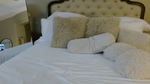 Hot Wife    hotwife sexy new milf highclass brunette bigboobs natural mature online show from January 18, 4:32 am