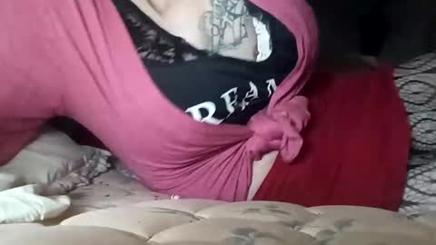 Snapshot of hotamymike_sexy chatting on October 21, 3:33 am HotAmyMike online show from October 21, 3:33 am