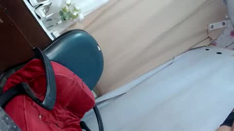 Snapshot of hotbigcockhenry chatting on February 26, 9:31 pm hotbigcockhenry online show from February 26, 9:31 pm