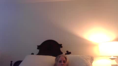 hotblondemilf1962 online show from February 23, 2:04 pm