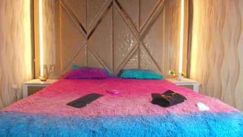 hotcouple_222 online show from March 9, 7:29 pm