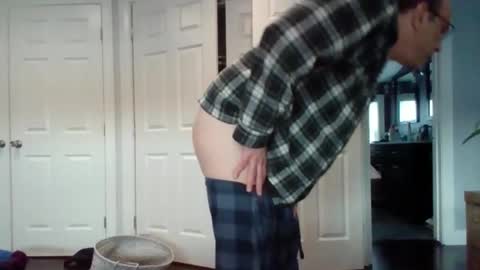 hotdog1124 online show from February 1, 1:30 pm