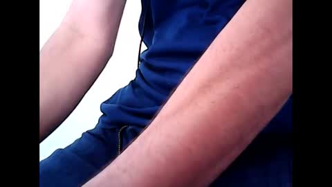 hotdragon19771 online show from November 11, 1:46 pm