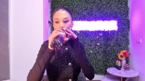 hotfallingdevil online show from January 19, 5:50 am