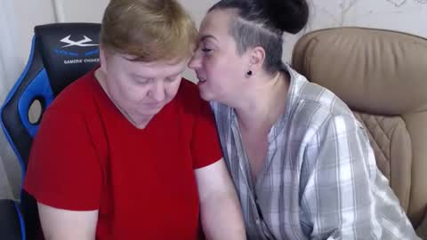 Snapshot of hotfiremommy chatting on October 9, 6:46 pm LimonkaFire online show from October 9, 6:46 pm