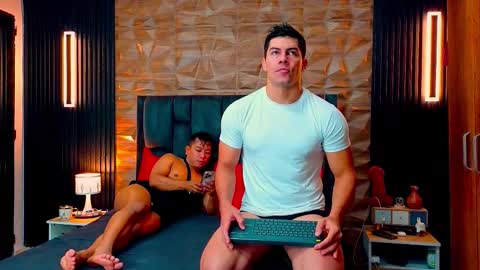 felipe  marcello online show from February 9, 2:21 pm