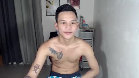 Snapshot of hotguy0503 chatting on October 17, 5:11 am hotguy0503 online show from October 17, 5:11 am