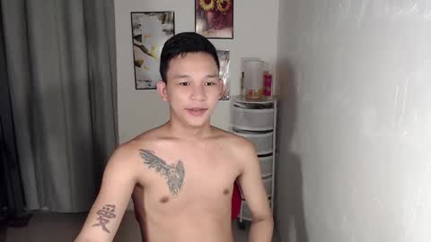 Snapshot of hotguy0503 chatting on October 18, 6:34 pm hotguy0503 online show from October 18, 6:34 pm