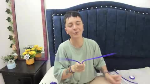 hannah online show from November 26, 1:25 am