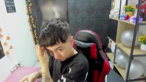 hannah online show from March 25, 2:29 am