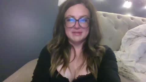 Snapshot of hothousewife333 chatting on September 27, 1:03 am hothousewife333 online show from September 27, 1:03 am