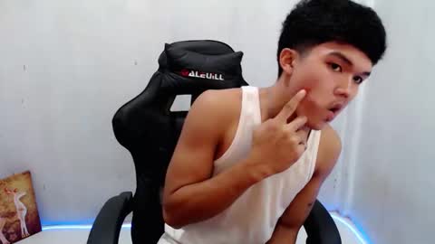 hotking_cummer online show from March 2, 10:33 am