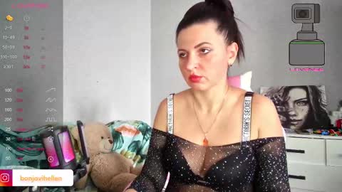 Snapshot of hotkleoo chatting on March 3, 10:38 am MistressM online show from March 3, 10:38 am