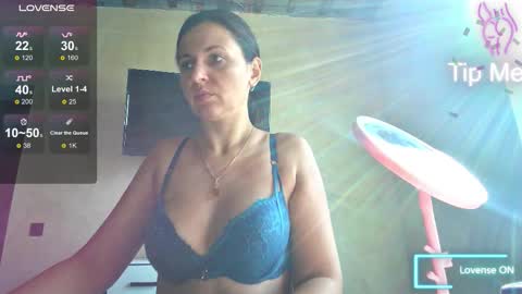 Snapshot of hotkleoo chatting on October 3, 6:43 am MistressM online show from October 3, 6:43 am