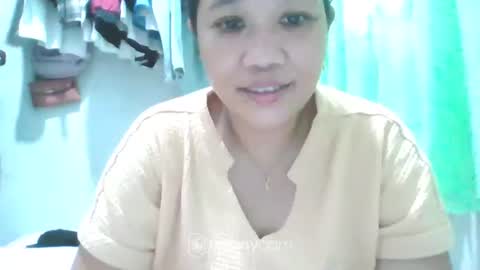 Snapshot of hotlavender chatting on January 1, 6:15 am hotlavender online show from January 1, 6:15 am