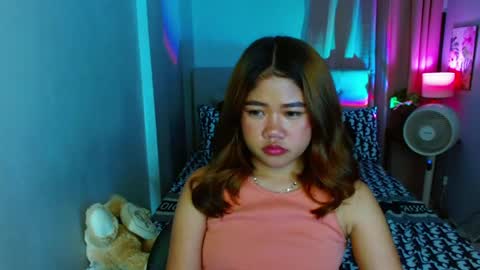 Layla online show from February 20, 1:30 pm