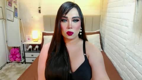 Snapshot of hotlexus69 chatting on September 13, 1:52 am LEXUS online show from September 13, 1:52 am
