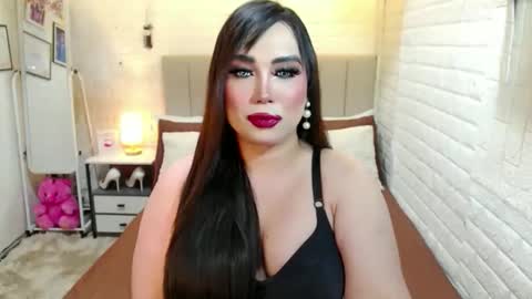 Snapshot of hotlexus69 chatting on September 14, 3:42 am LEXUS online show from September 14, 3:42 am