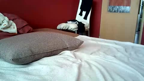 Makenzie online show from April 1, 9:32 am