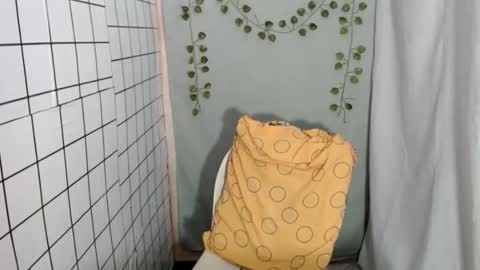 Snapshot of hotnielkhalifa chatting on September 22, 12:04 am neilkhalifa online show from September 22, 12:04 am