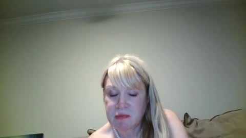 Snapshot of hotpepperrose chatting on December 6, 9:16 am hotpepperose online show from December 6, 9:16 am