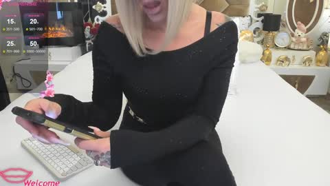 Snapshot of hotred69xxx chatting on February 1, 2:45 pm Delya- online show from February 1, 2:45 pm