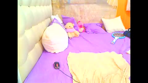 THEONE online show from February 6, 1:20 am