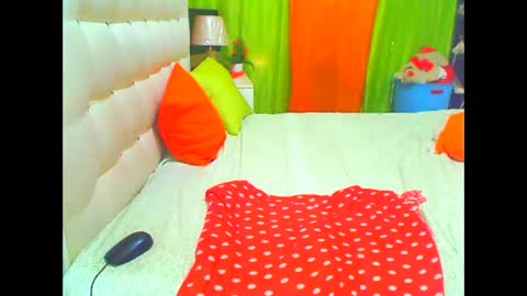 Snapshot of hottesa2019 chatting on February 16, 3:48 pm THEONE online show from February 16, 3:48 pm