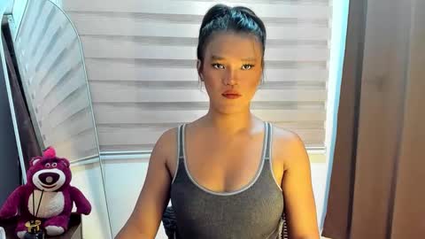 Maxine online show from December 16, 1:06 pm