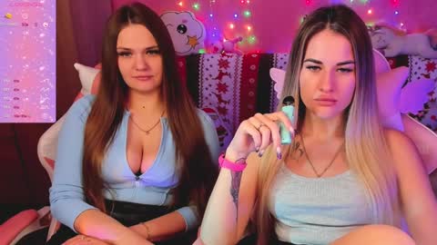 Snapshot of hotty_girls_here chatting on January 20, 6:10 am Ivanna and Jessica online show from January 20, 6:10 am